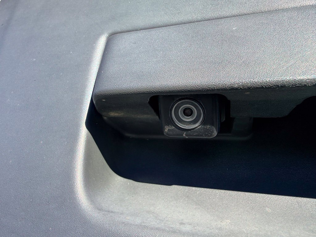 Used 2017 Nissan Frontier PRO-4X AWD/4WD image 16
