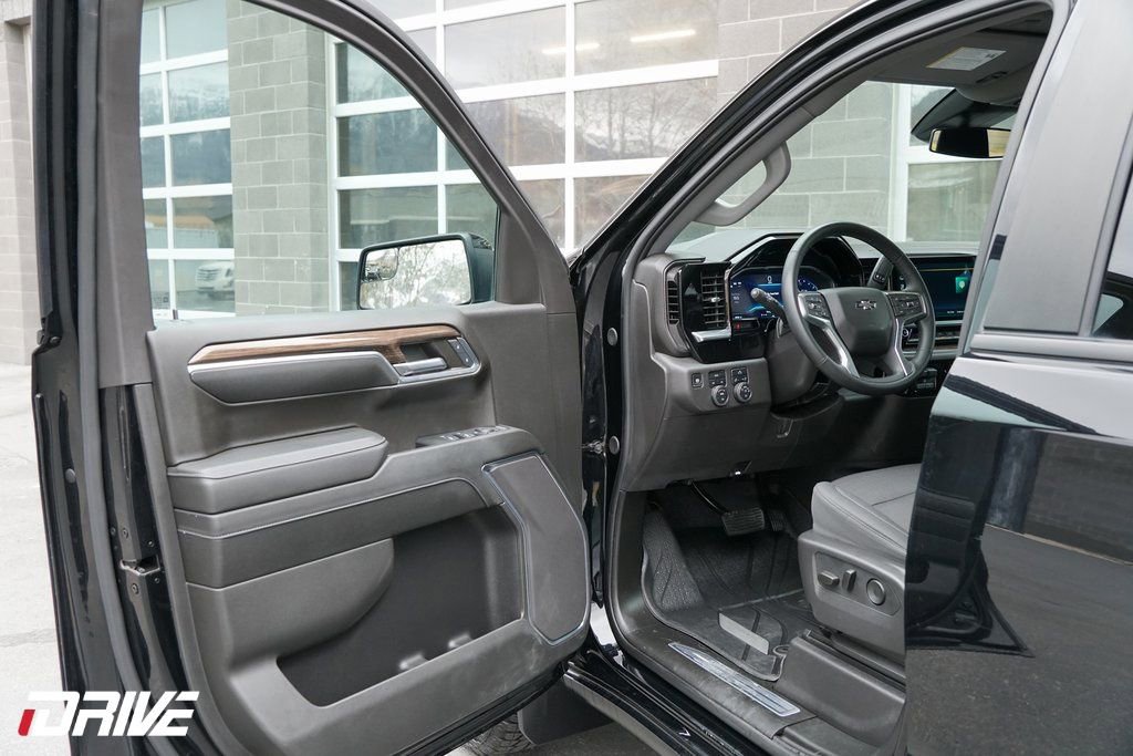 Used 2024 Chevrolet Silverado 1500 RST w/ Protection Package image 17