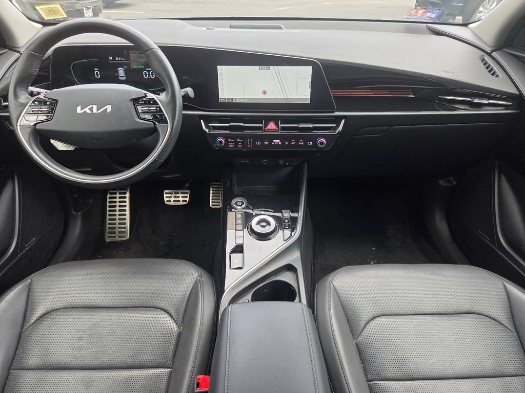 Used 2023 Kia Niro SX Touring FWD image 12