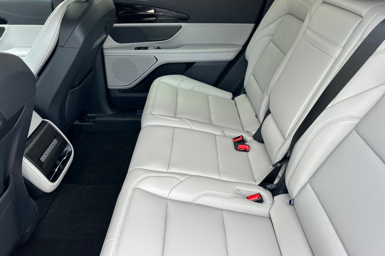 New 2026 Lincoln Nautilus Premier AWD/4WD image 11