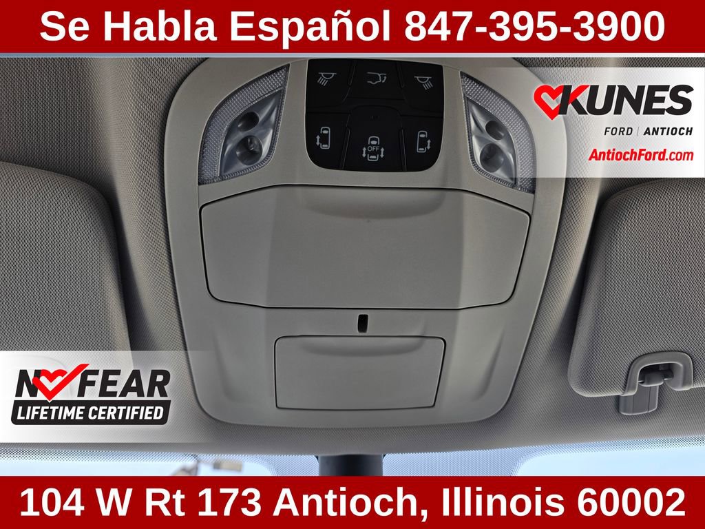 Used 2023 Chrysler Voyager LX image 57