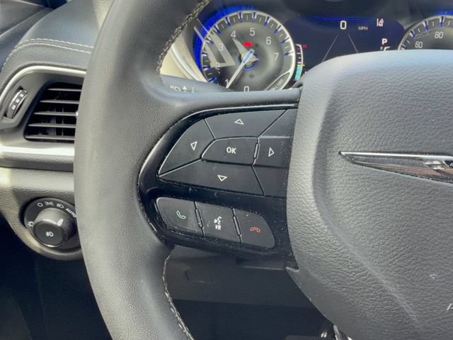 Used 2023 Chrysler Pacifica Limited w/ Uconnect Theater Family Group AWD/4WD image 18