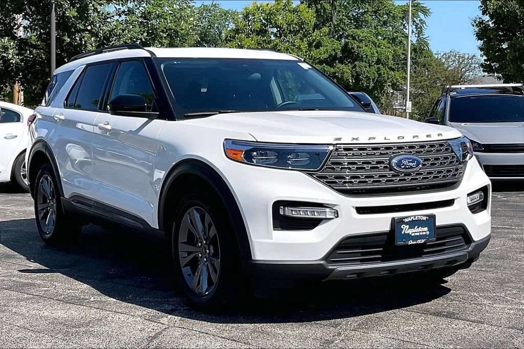 Used 2024 Ford Explorer XLT w/ Equipment Group 202A AWD/4WD image 38