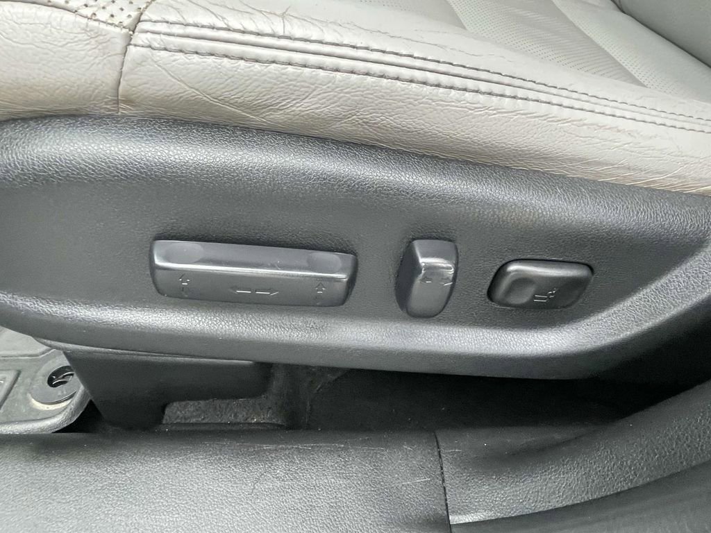 Used 2016 Honda CR-V Touring image 16