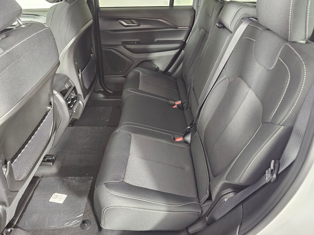 New 2025 Jeep Grand Cherokee Laredo X w/ Trailer Tow Package image 24