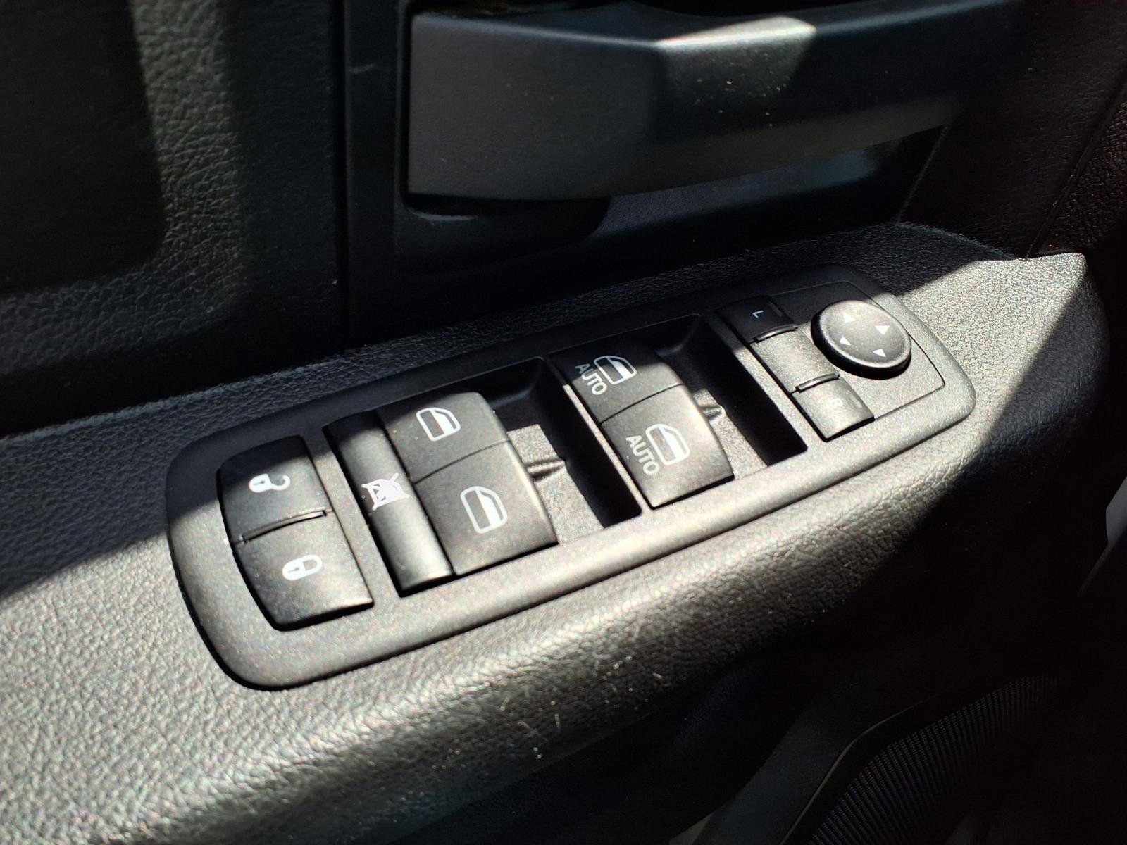 Used 2022 RAM 2500 Tradesman w/ Chrome Appearance Group image 13