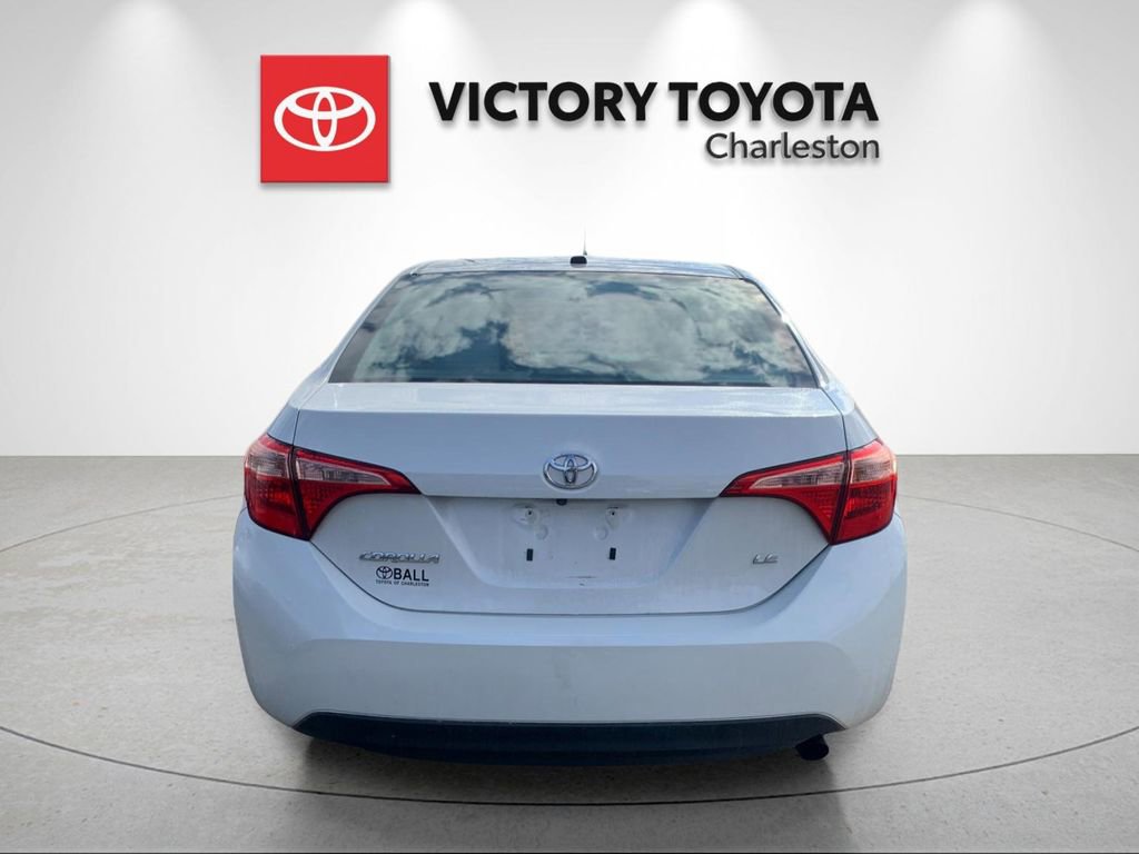 Used 2019 Toyota Corolla LE w/ LE Premium Package w/Moonroof image 4