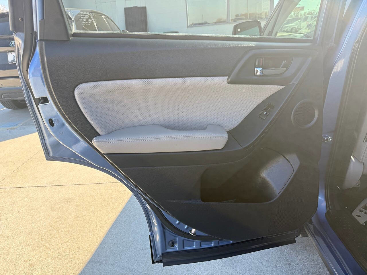 Used 2015 Subaru Forester 2.5i Limited image 19