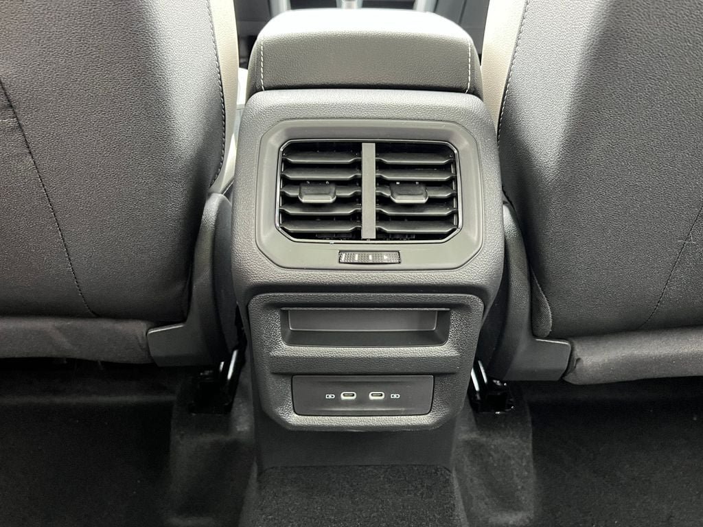 New 2026 Volkswagen Taos SE AWD/4WD image 34