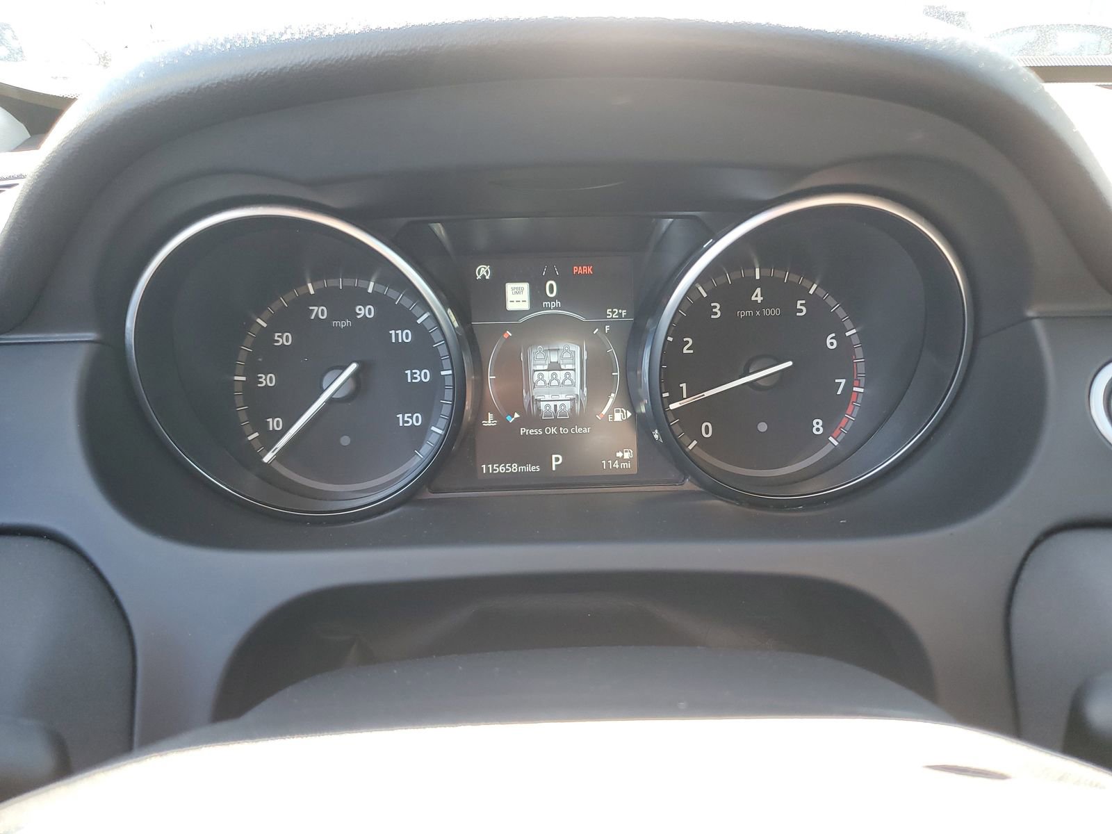 Used 2018 Land Rover Discovery Sport HSE AWD/4WD image 24