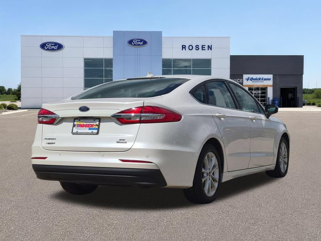 Used 2020 Ford Fusion SE FWD image 3