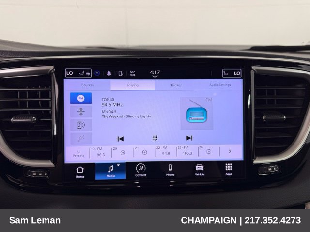Used 2024 Chrysler Pacifica Touring-L FWD image 20