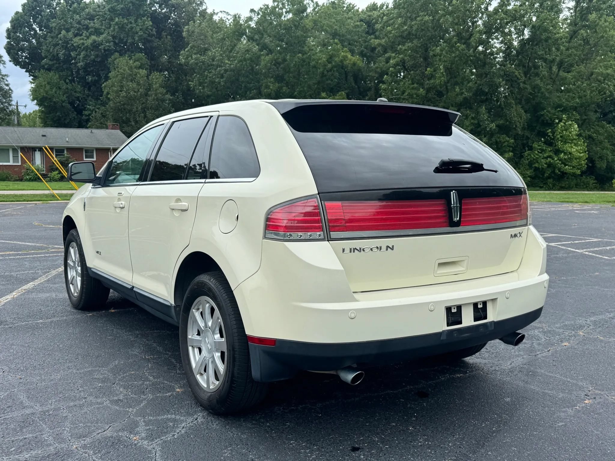 Used 2008 Lincoln MKX 2WD image 4