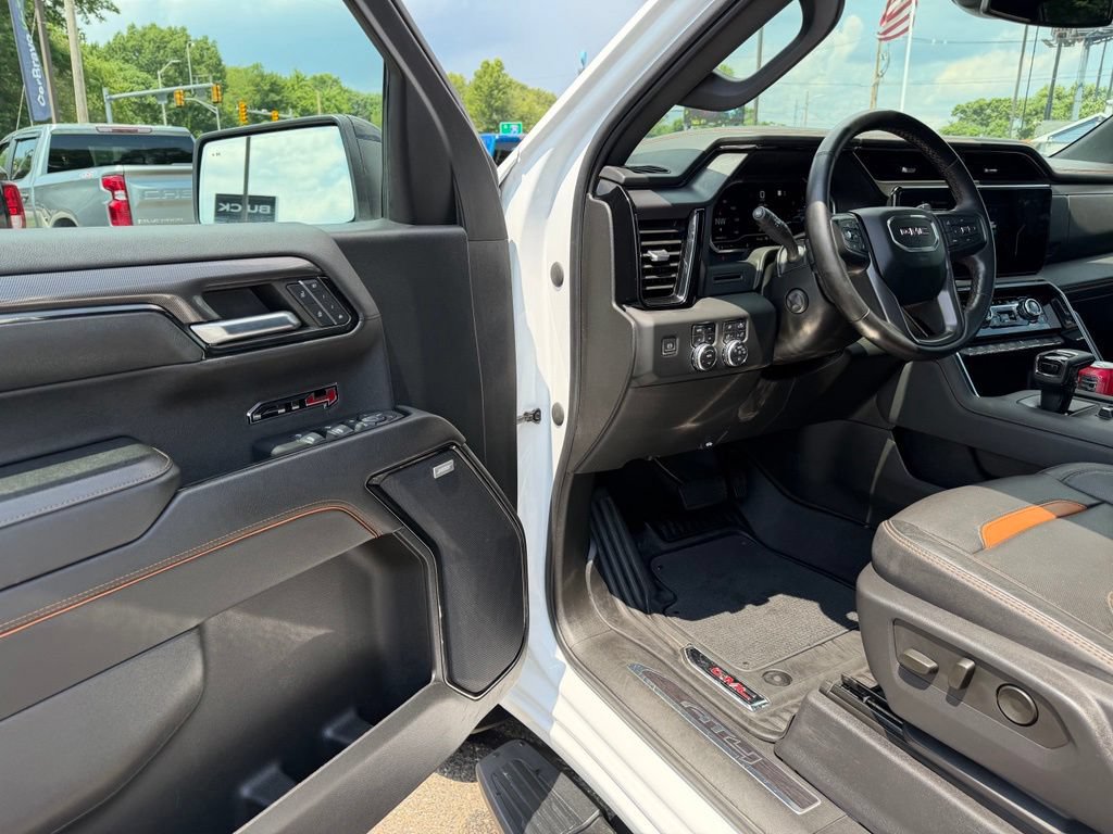 Used 2023 GMC Sierra 1500 AT4 w/ AT4 Preferred Package AWD/4WD image 18