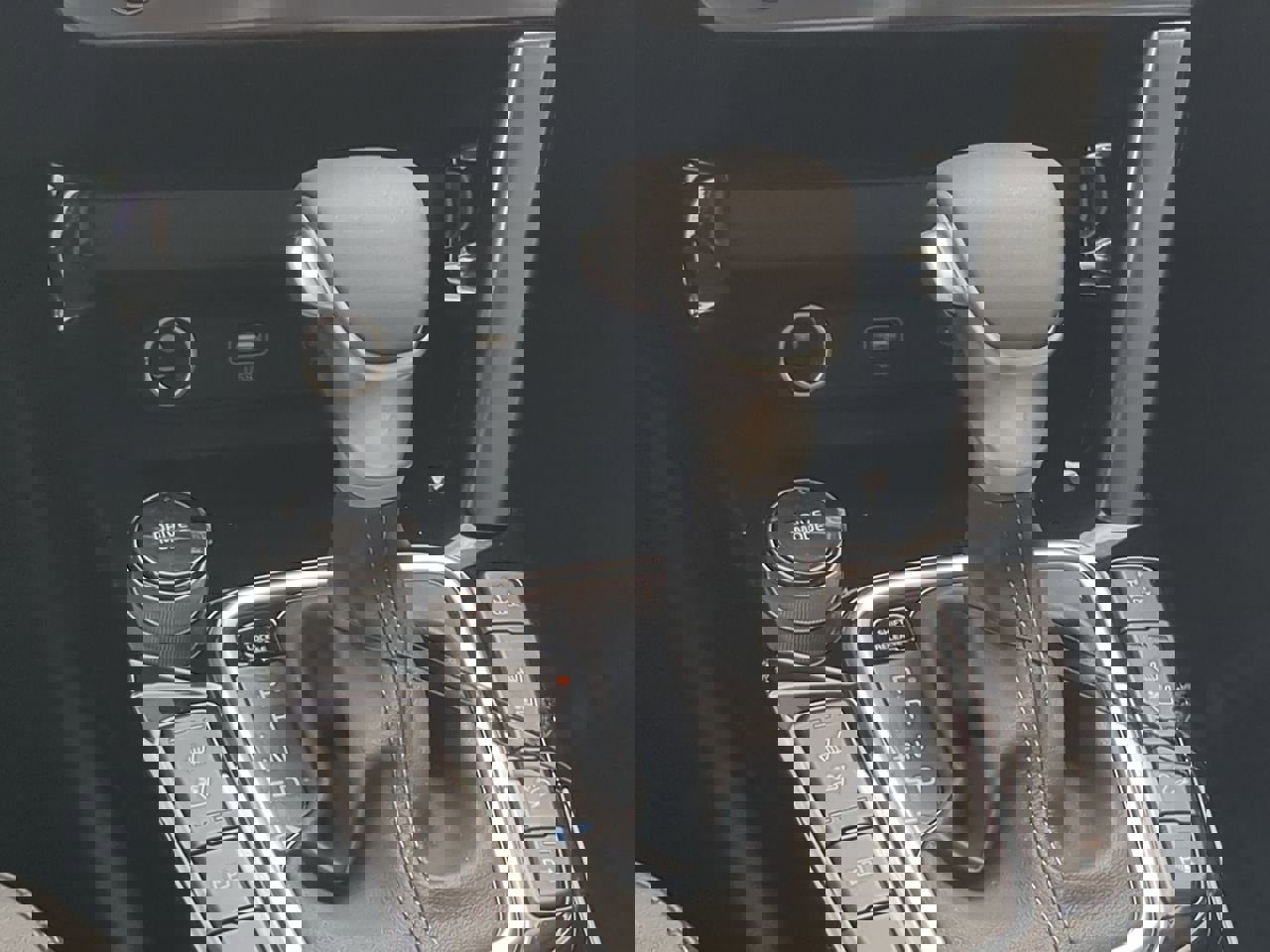 New 2026 Kia Seltos SX w/ SX Sunroof Package image 17