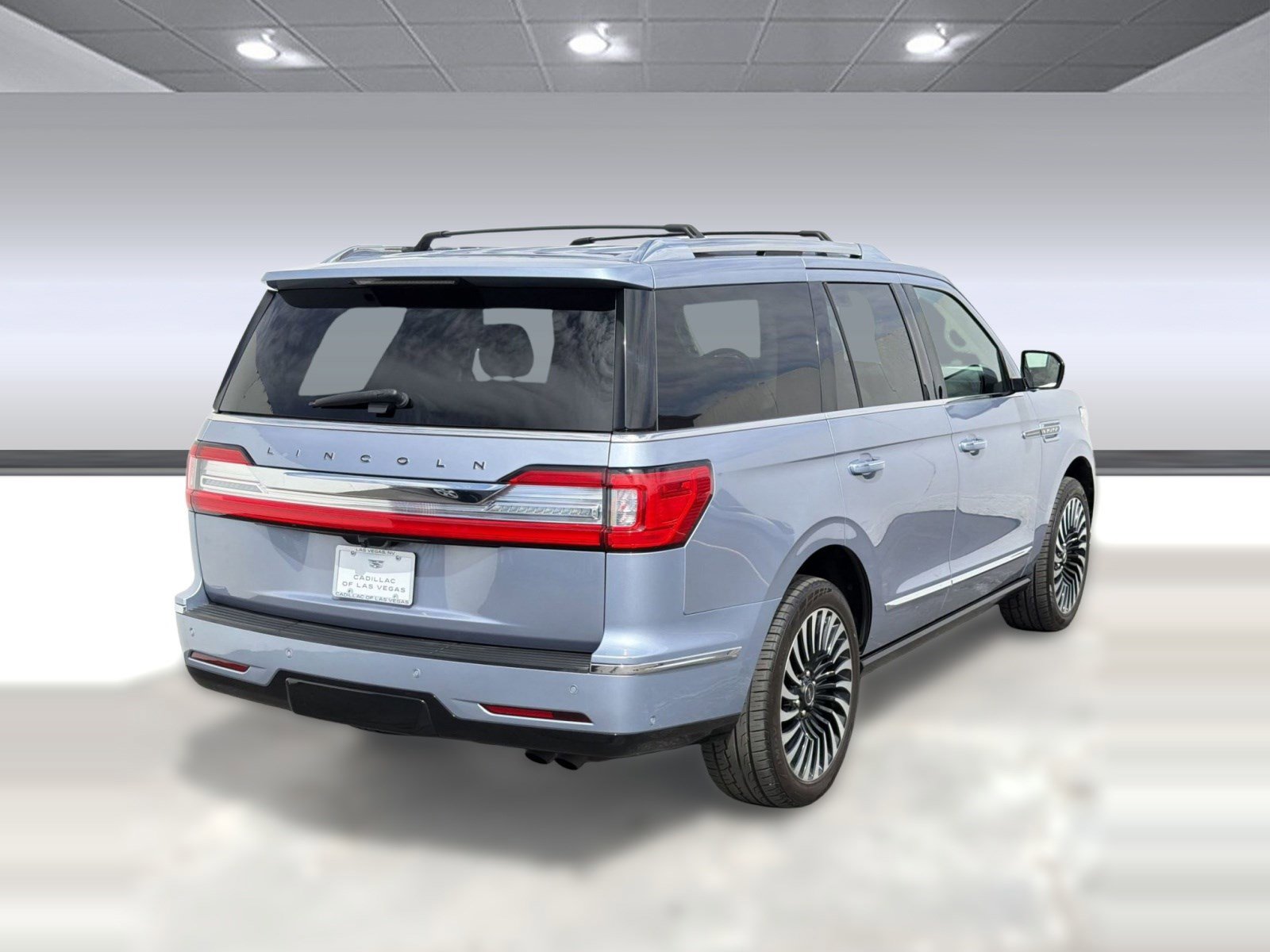 Used 2020 Lincoln Navigator Black Label w/ Cargo Convenience Package AWD/4WD image 8