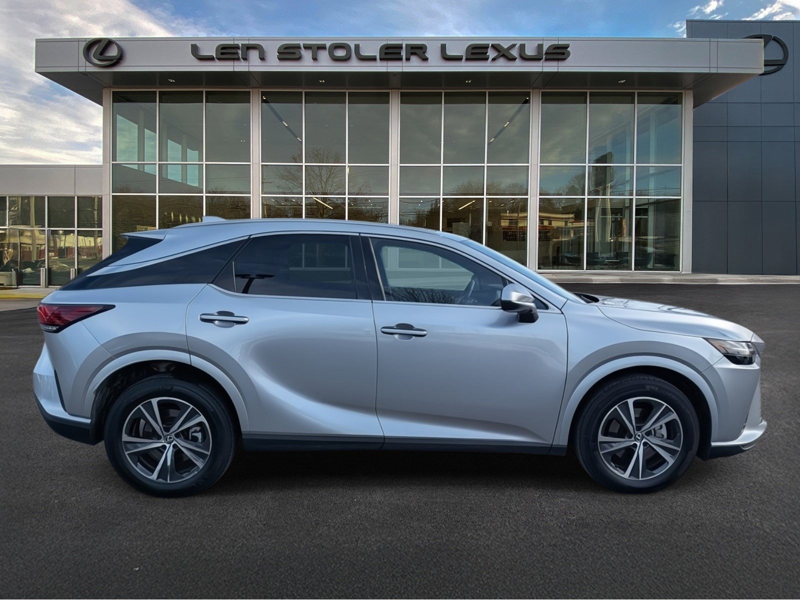 Used 2024 Lexus RX 350 Premium w/ Accessory Package image 2