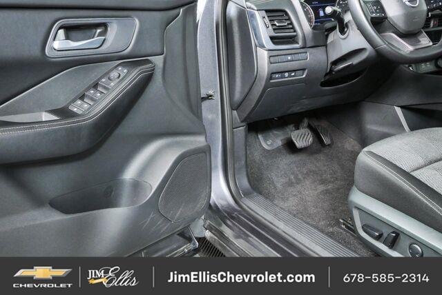 Used 2025 Nissan Rogue SV AWD/4WD image 7