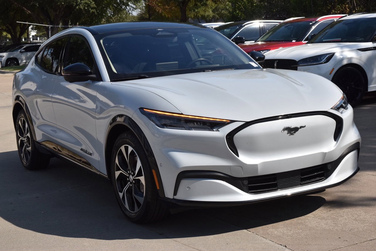 Certified 2023 Ford Mustang Mach-E Premium AWD/4WD image 4
