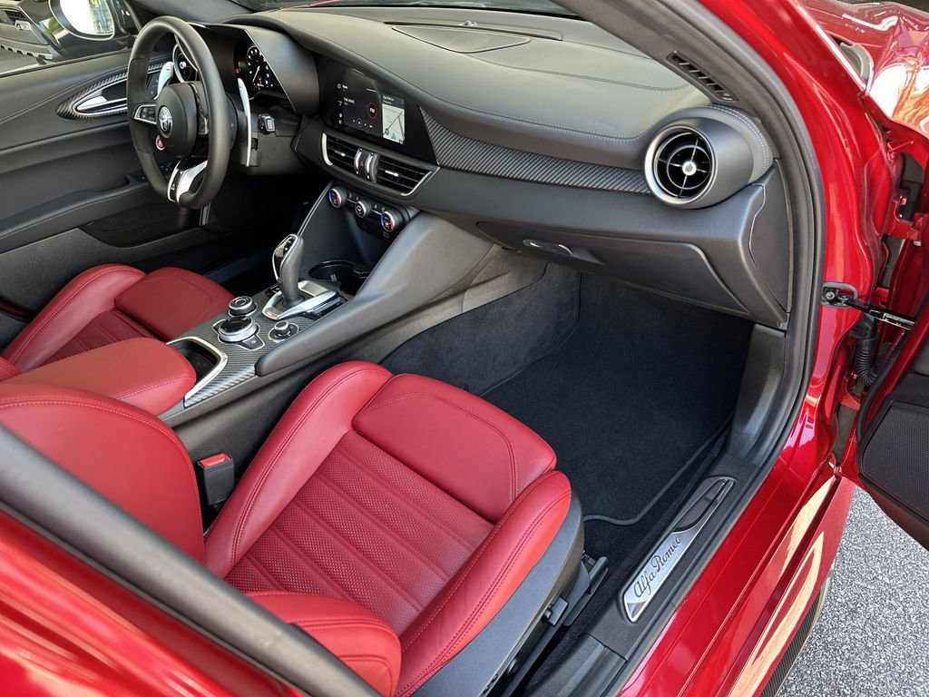 Used 2024 Alfa Romeo Giulia Quadrifoglio RWD image 37