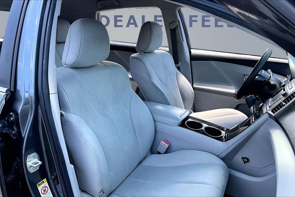 Used 2013 Toyota Venza LE FWD image 28