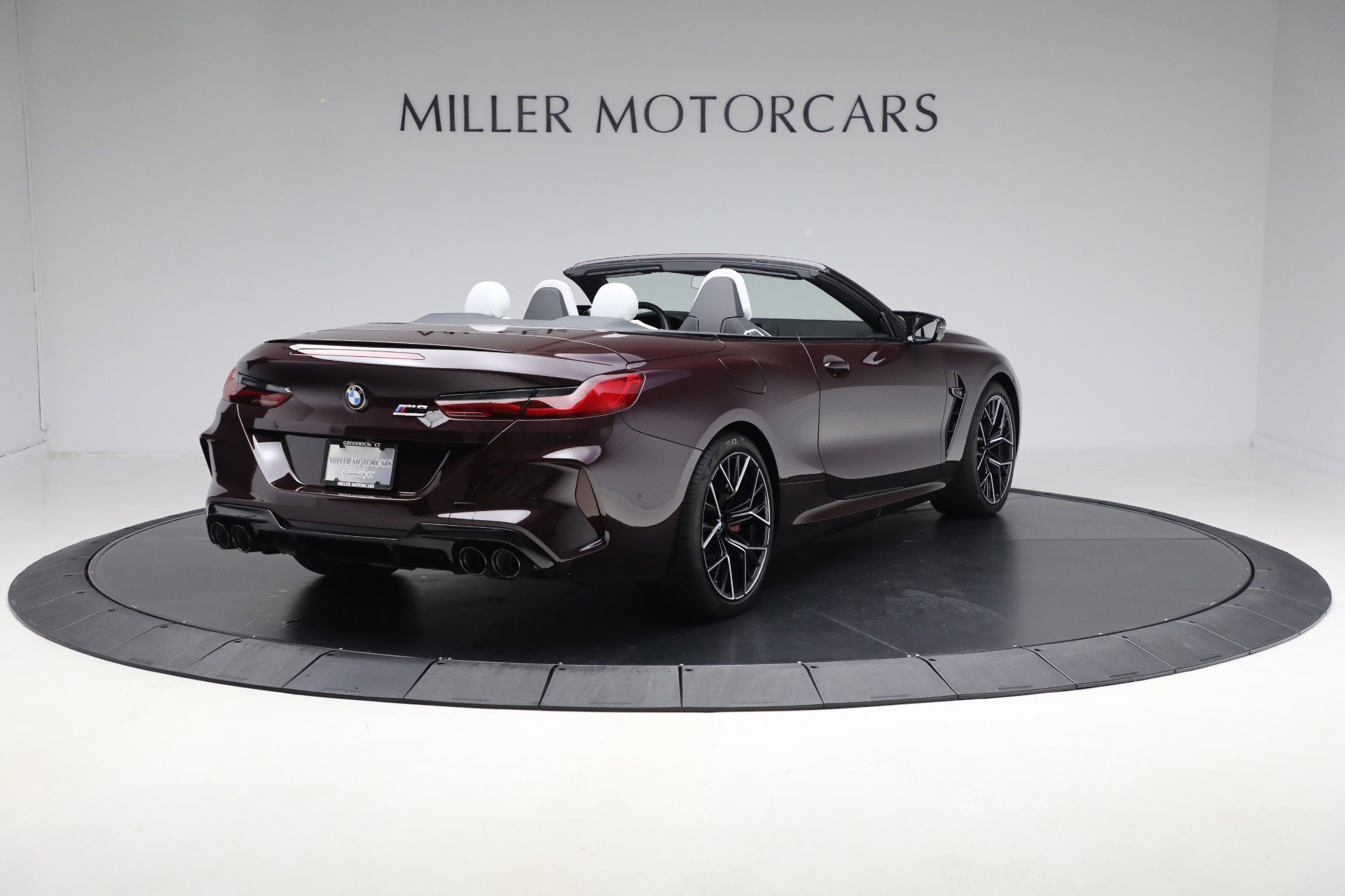 Used 2022 BMW M8 Competition AWD/4WD image 7