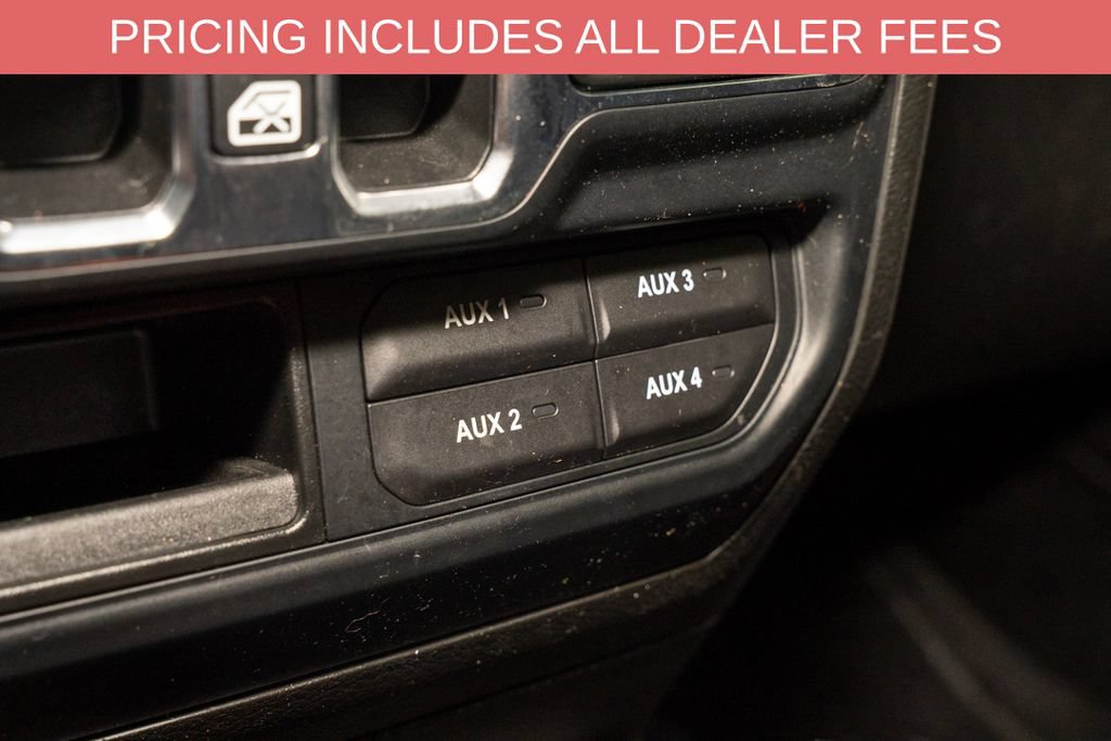 Used 2019 Jeep Wrangler Unlimited Sahara w/ Quick Order Package 24M Moab AWD/4WD image 16