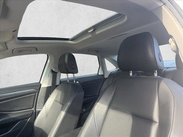 Used 2019 Volkswagen Jetta SEL image 11