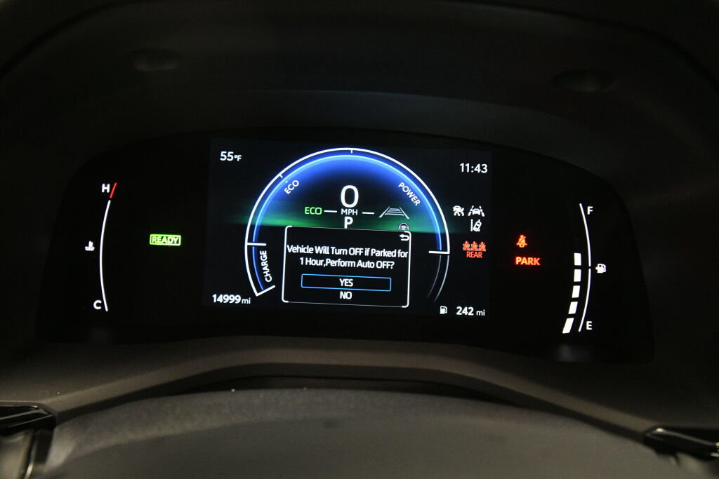 Used 2025 Toyota Camry LE image 13