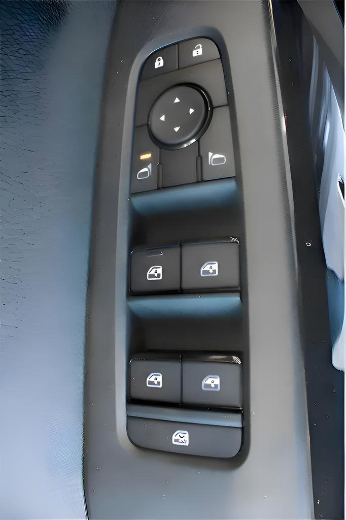 Used 2025 Nissan Pathfinder S image 20