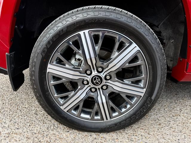Used 2024 Toyota Sequoia Capstone RWD image 26