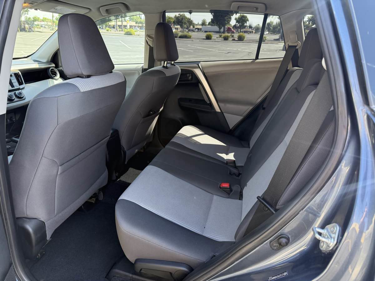 Used 2013 Toyota RAV4 LE FWD image 22