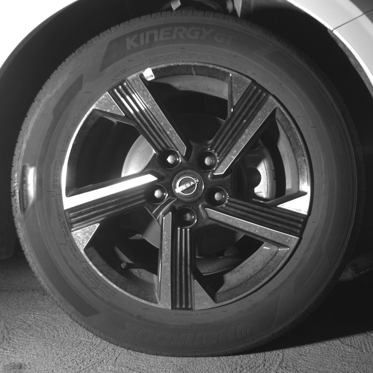 Used 2025 Nissan Sentra SV FWD image 13