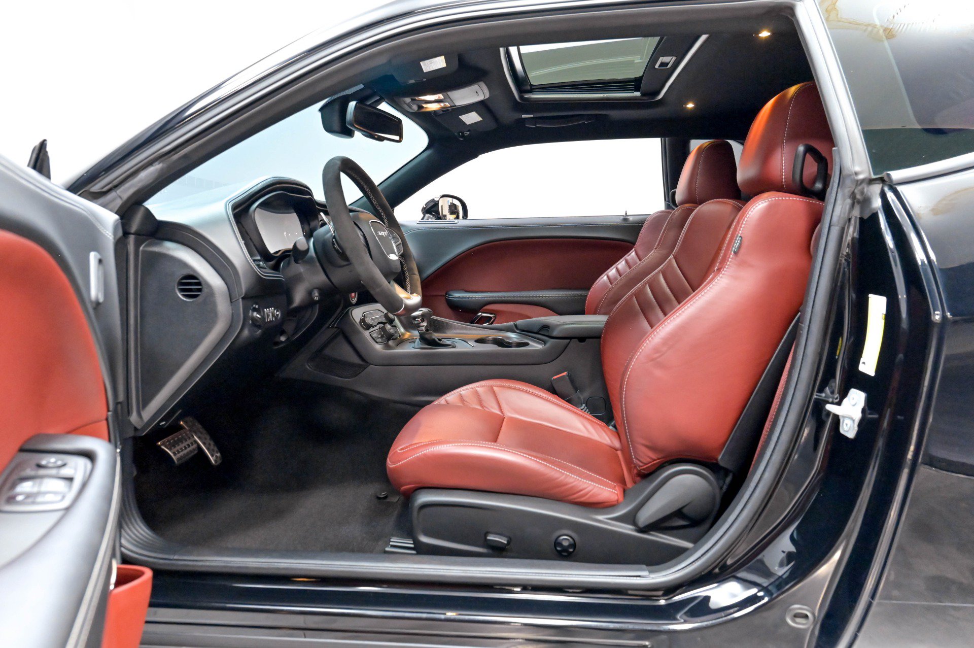Used 2023 Dodge Challenger SRT Hellcat RWD image 6