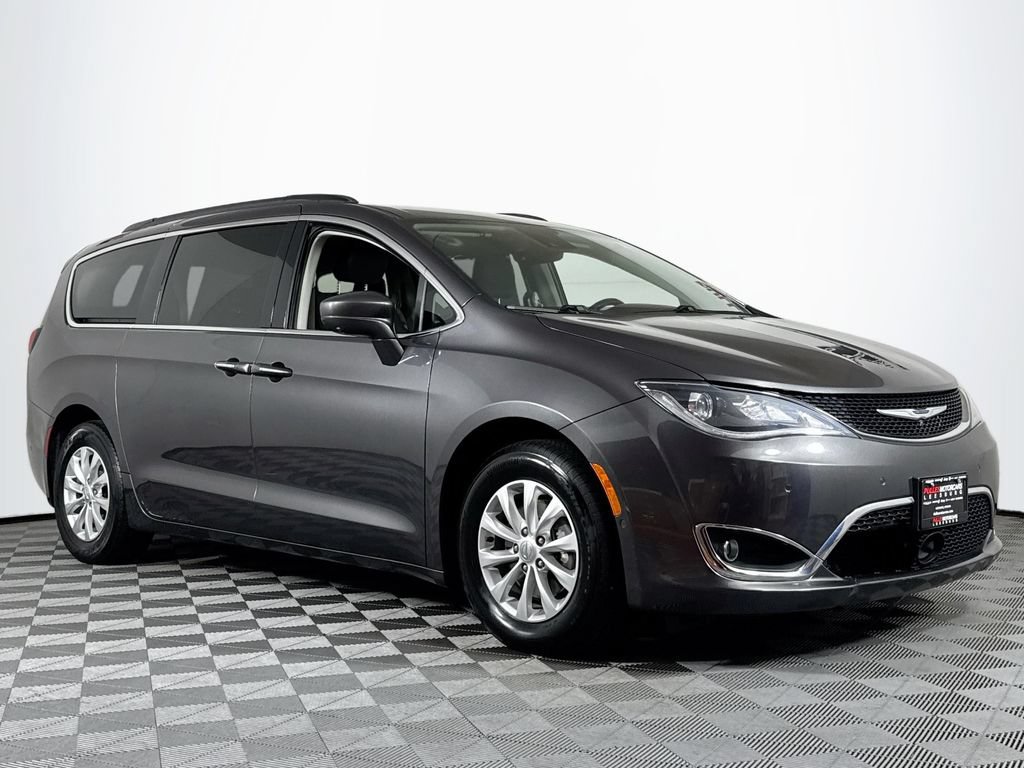 Used 2019 Chrysler Pacifica Touring Plus w/ Advanced Safetytec Group