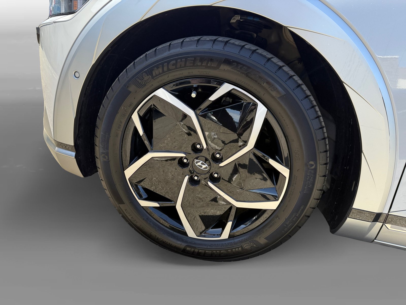 Certified 2024 Hyundai Ioniq 5 Limited RWD image 9