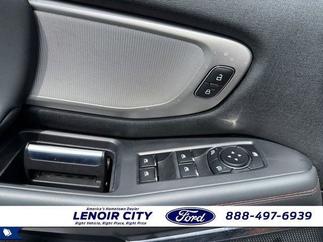 Used 2025 Ford Expedition Active RWD image 16