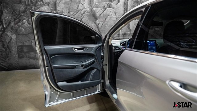 Used 2021 Ford Edge SEL image 4