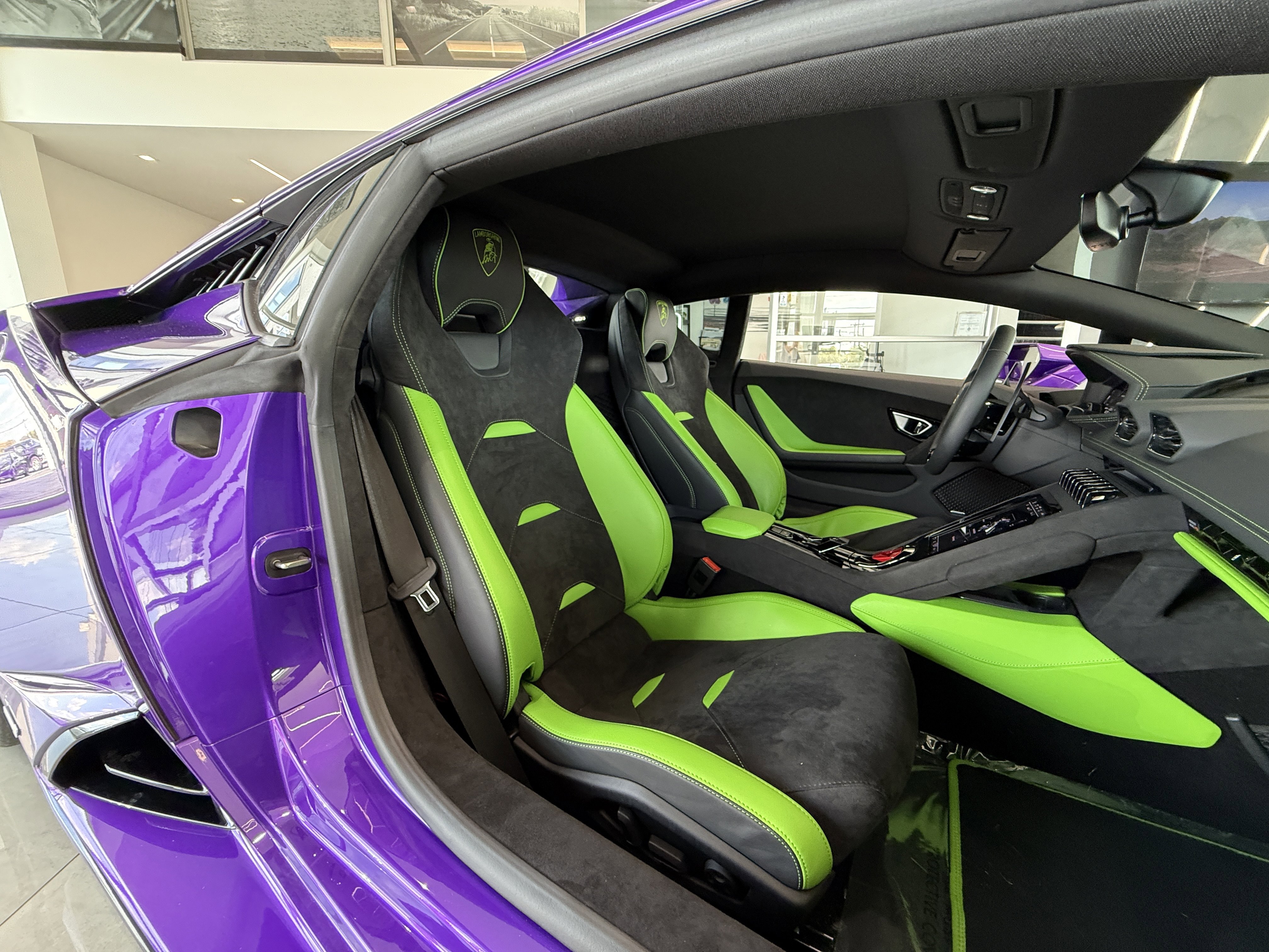 Used 2023 Lamborghini Huracan Tecnica image 28