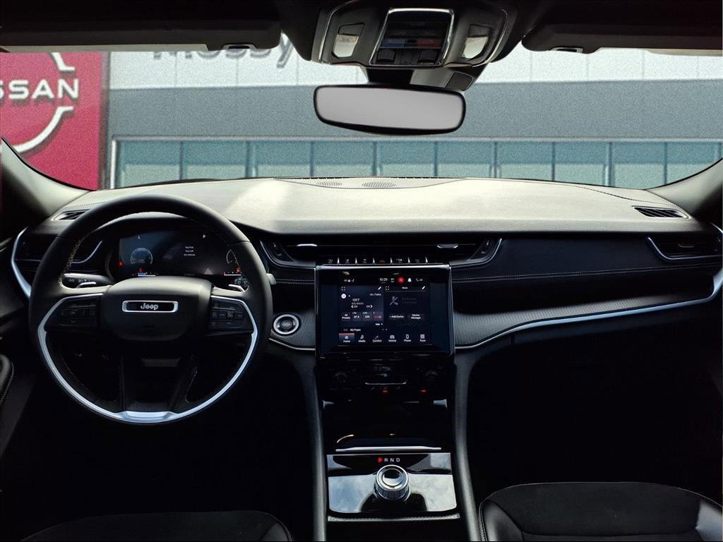 Used 2024 Jeep Grand Cherokee L Laredo image 16