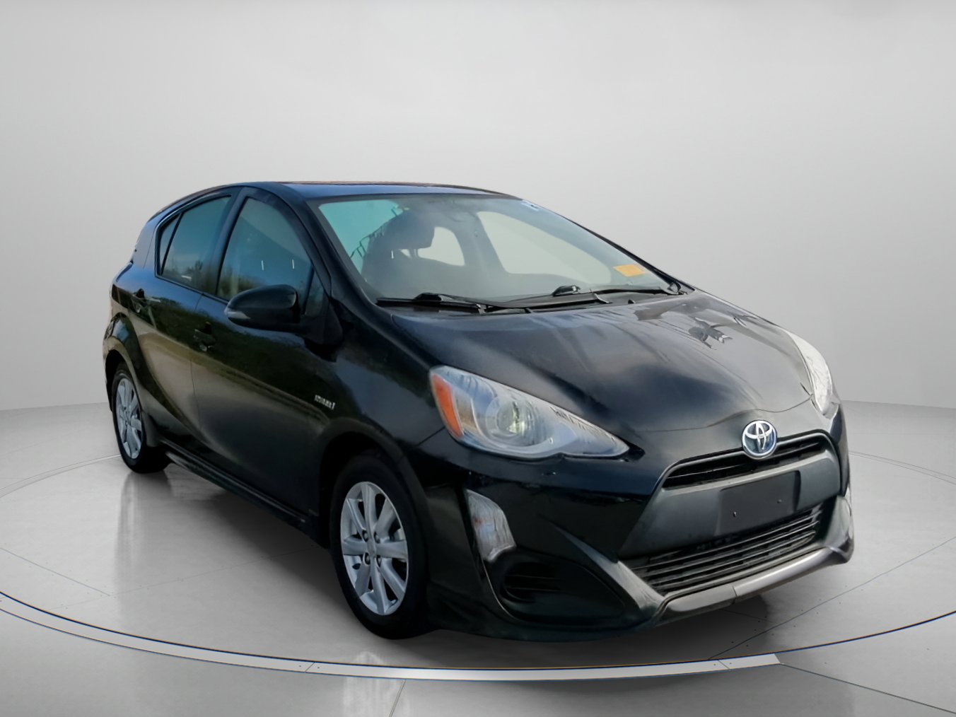 Used 2017 Toyota Prius C Two image 4