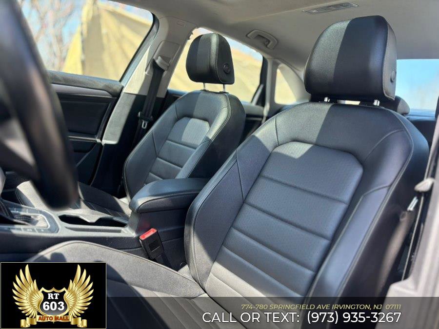 Used 2024 Volkswagen Jetta SE image 14