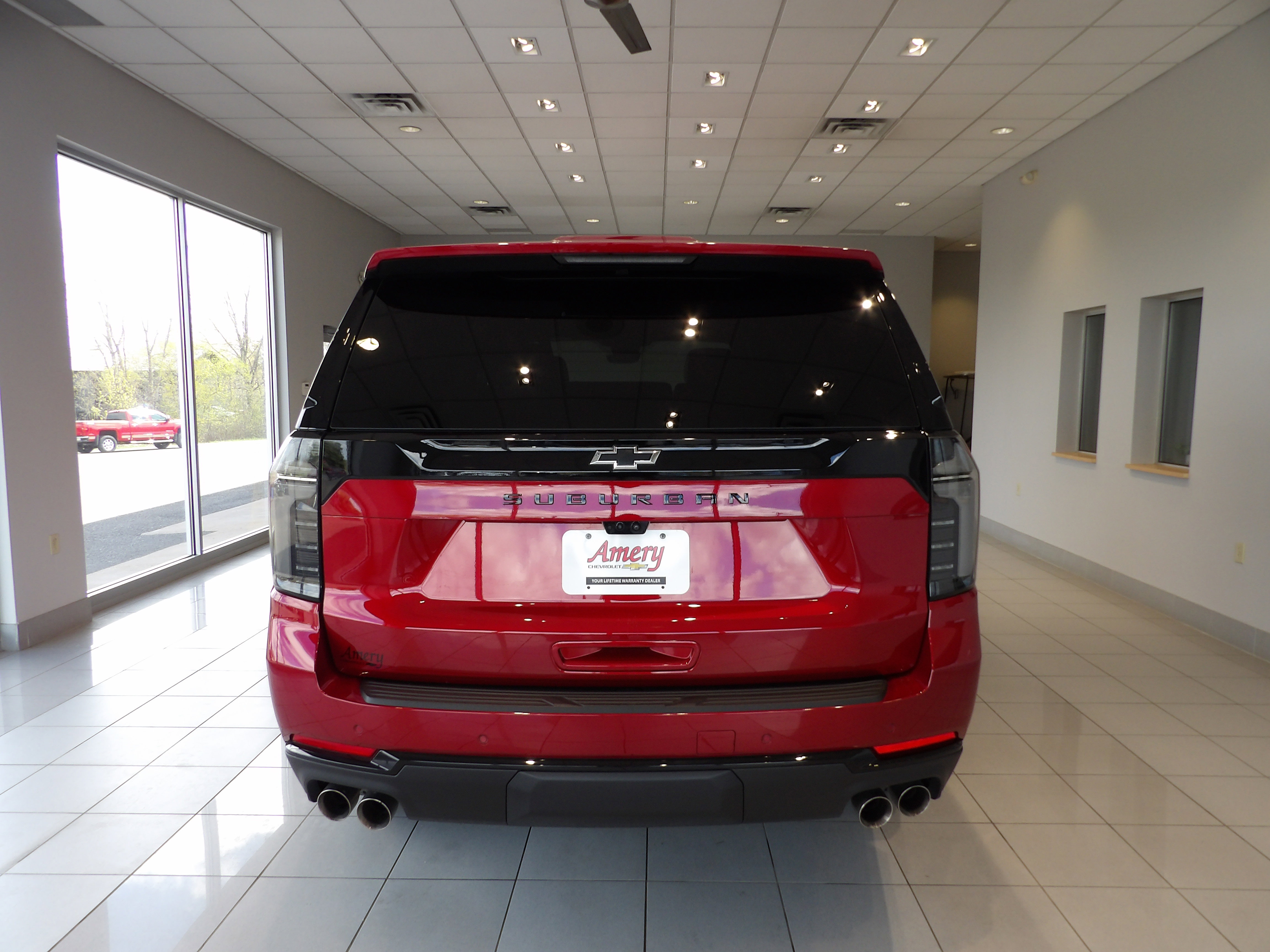 Used 2025 Chevrolet Suburban Z71 w/ Z71 Off-Road Package AWD/4WD image 5