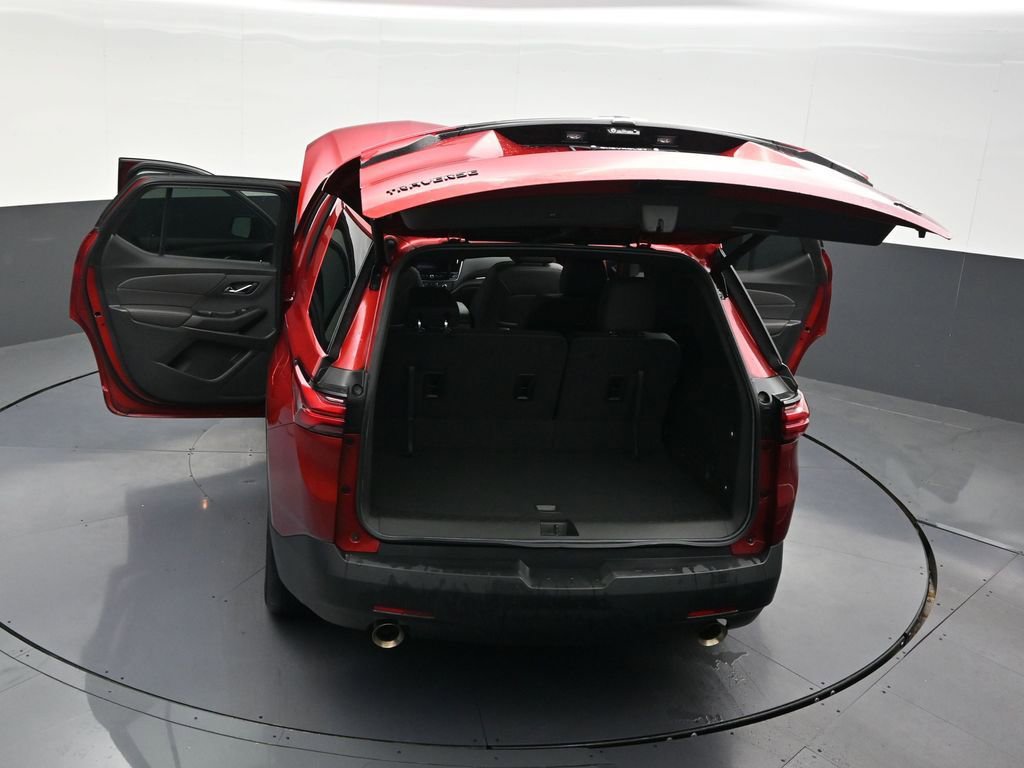 Used 2023 Chevrolet Traverse RS image 36