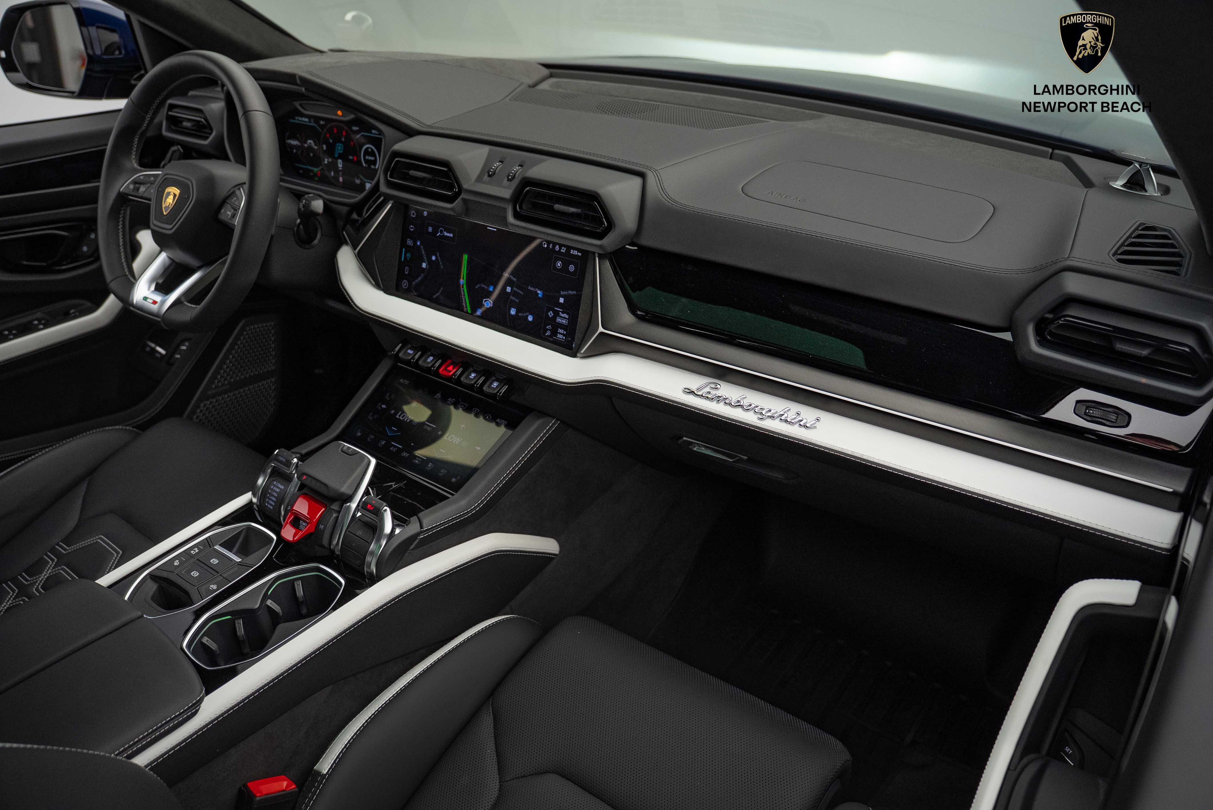 Used 2025 Lamborghini Urus SE image 6