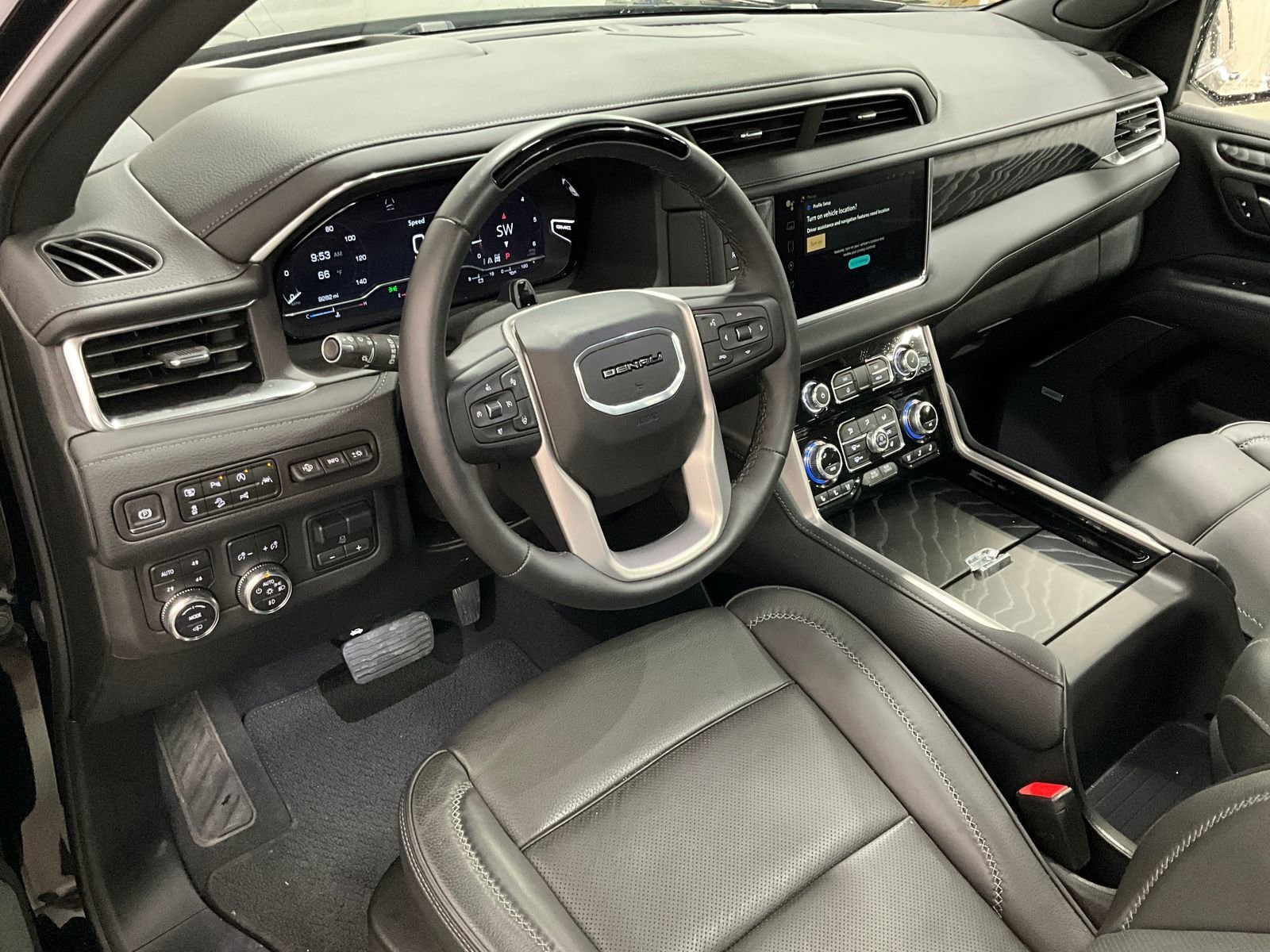 Used 2024 GMC Yukon XL Denali w/ Advanced Technology Package AWD/4WD image 14