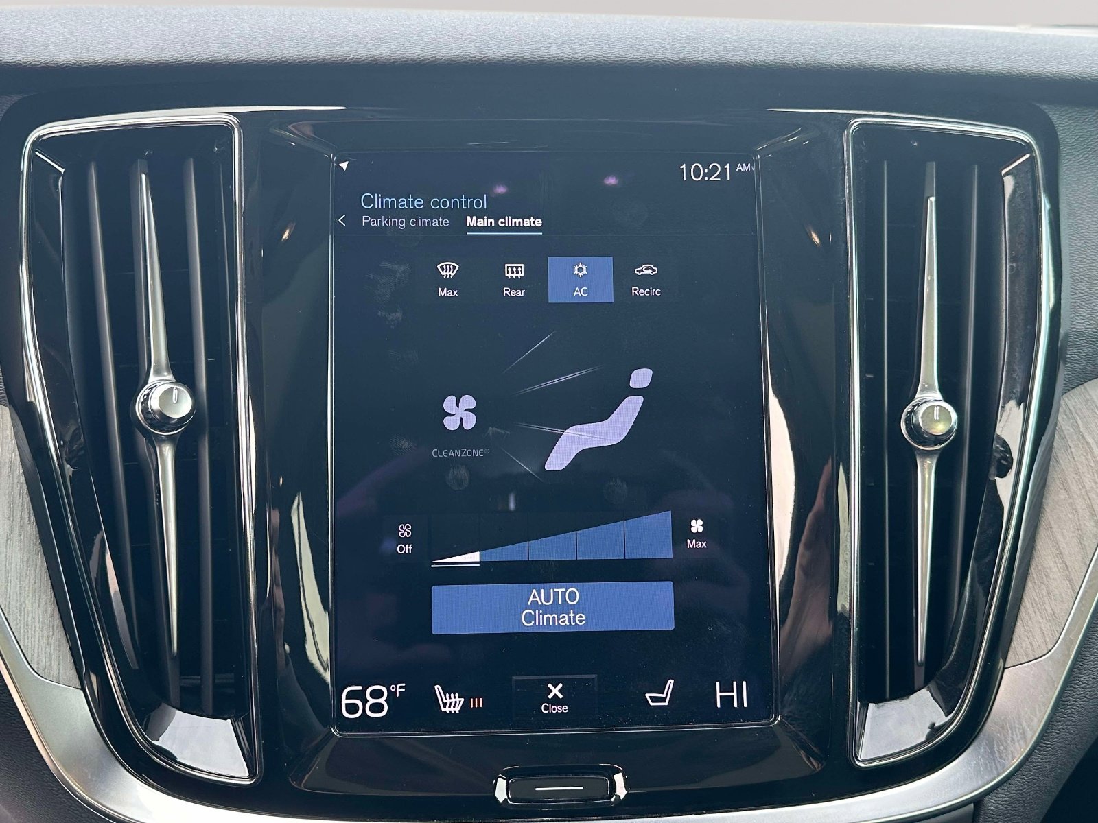 Used 2021 Volvo V60 T5 Cross Country w/ Advanced Package image 11