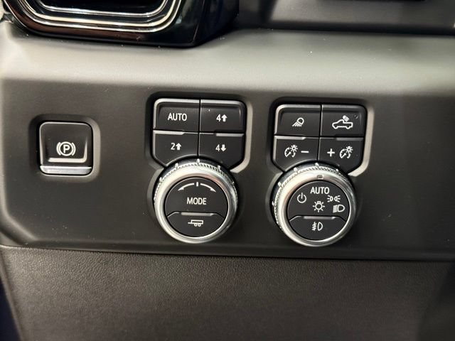 Used 2024 GMC Sierra 1500 AT4 w/ Technology Package AWD/4WD image 34