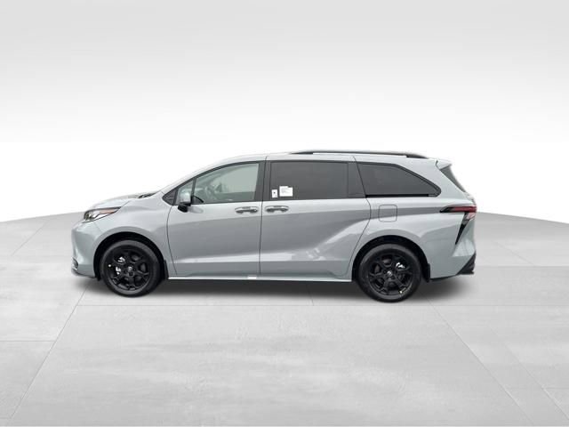 New 2026 Toyota Sienna XLE Woodland Edition image 2