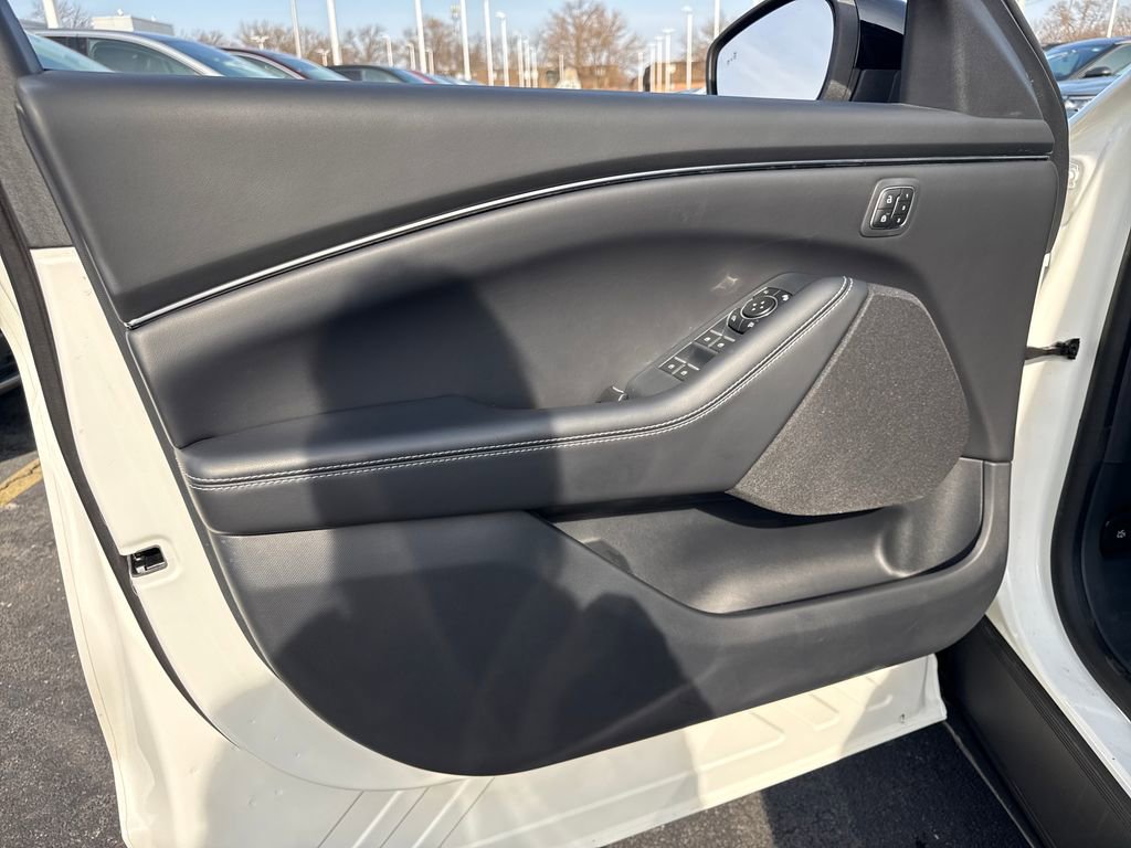 Used 2025 Ford Mustang Mach-E Select w/ Comfort Package Lite image 25